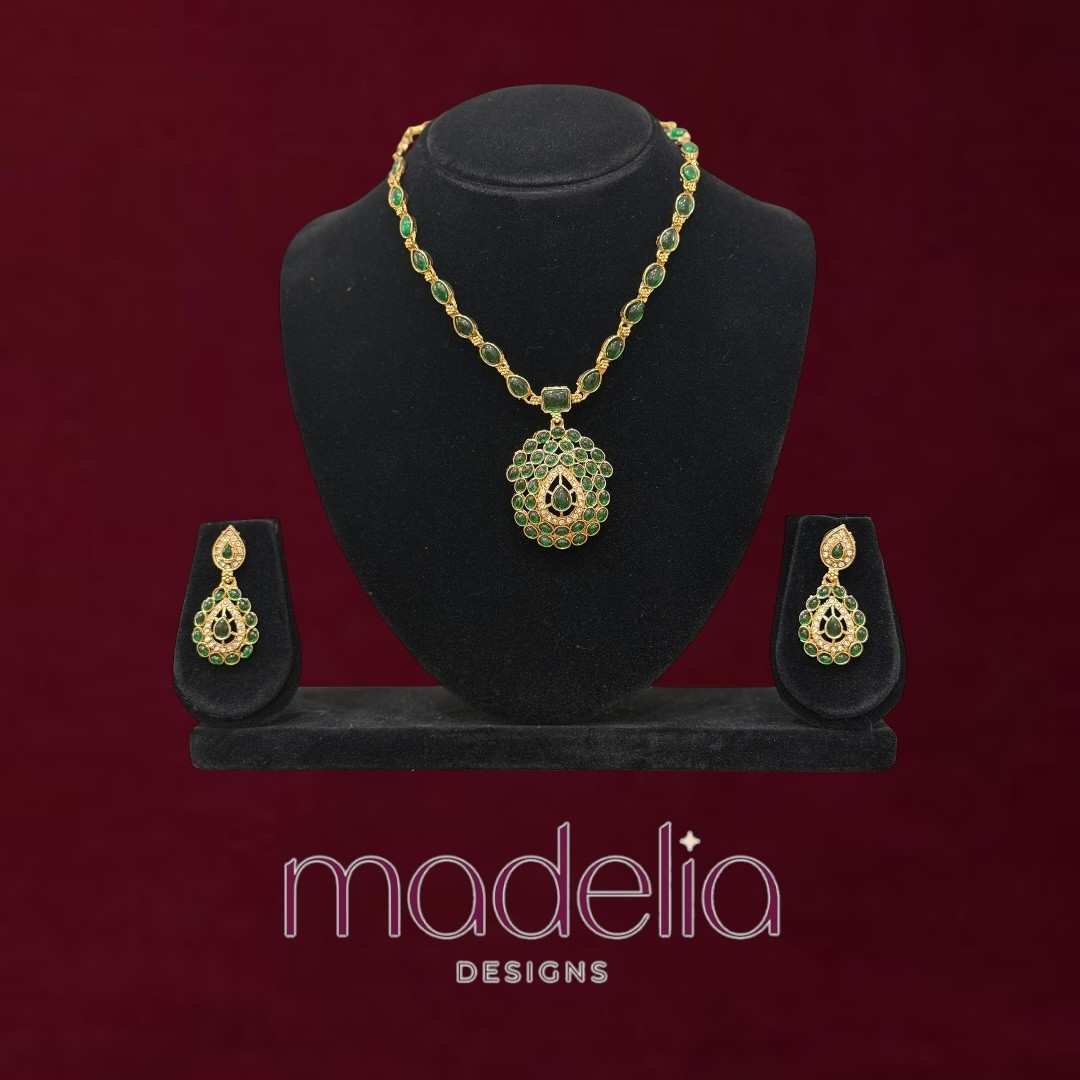 Emerald Kemp Pendant Necklace